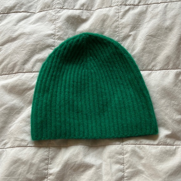Aritzia Auxiliary Cashmere Beanie - Picture 1 of 3